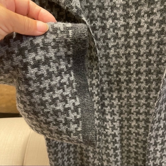 AV: ChiaraMente Women’s Wool Open Cardigan Sweater Houndstooth Gray Sz S Italy - Picture 4 of 8